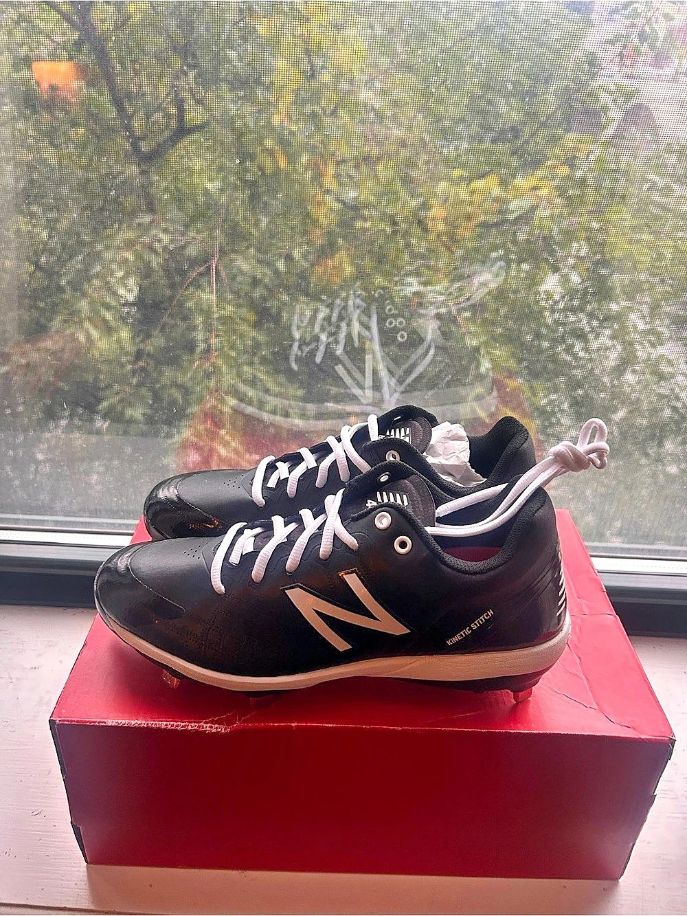 New Balance 4040v5 Men's Black & White US 8.5 D
